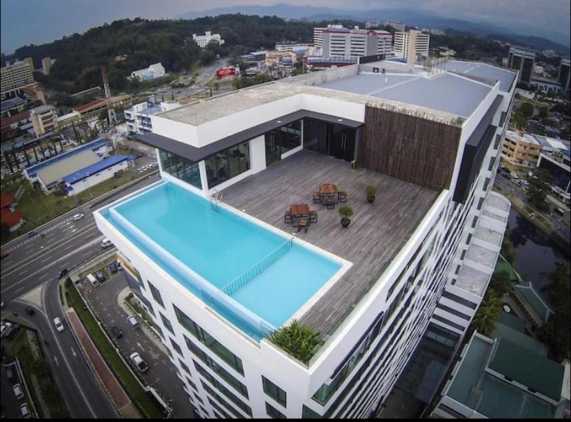 Sky Suite Top Floor With Rooftop Pool & Gym Kota Kinabalu Ngoại thất bức ảnh